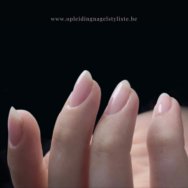 Online nagel opleiding Salon Almond + Vormen vijlen