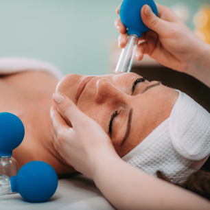 Opleiding in Facial Cupping en Laag Peeling